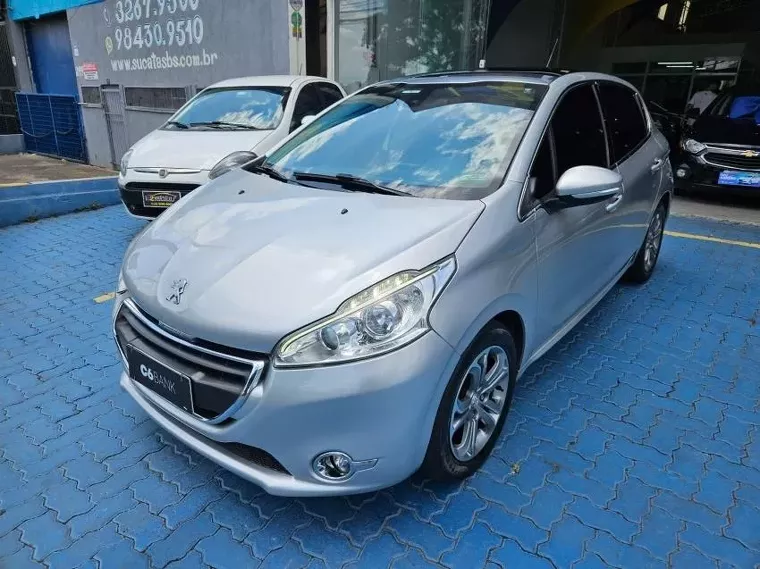 Peugeot 208 Prata 6