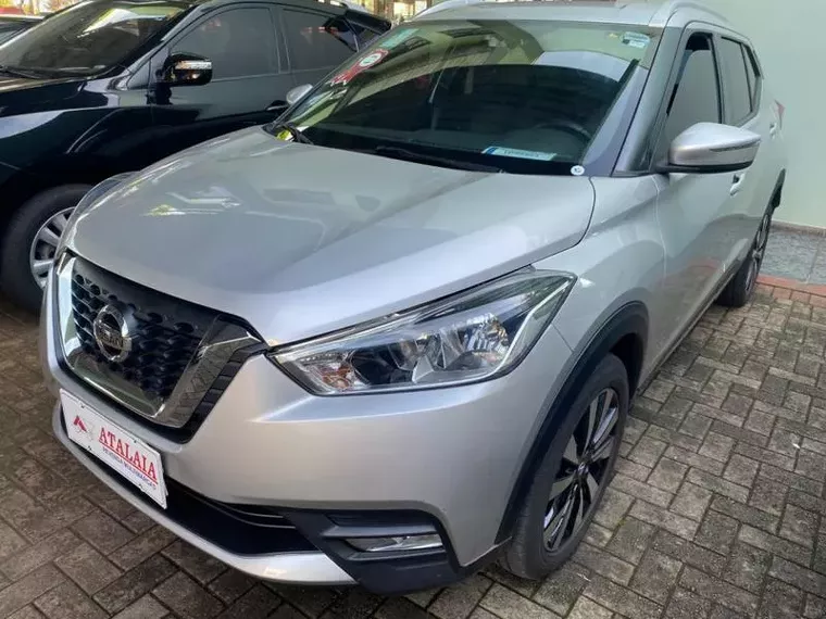 Nissan Kicks Prata 4