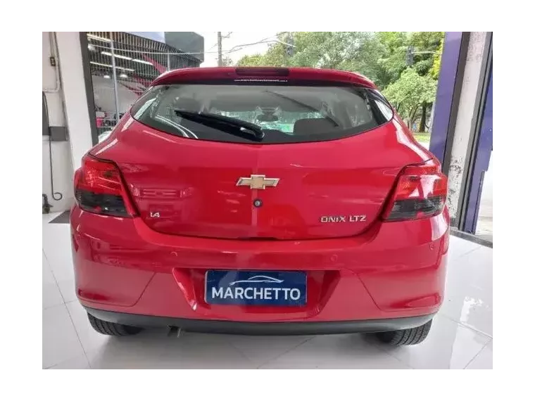 Chevrolet Onix Vermelho 7