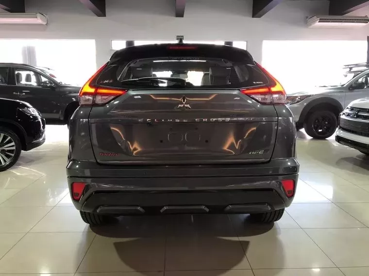 Mitsubishi Eclipse Cross Cinza 2