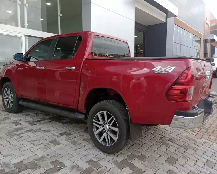 Toyota Hilux Vermelho 5