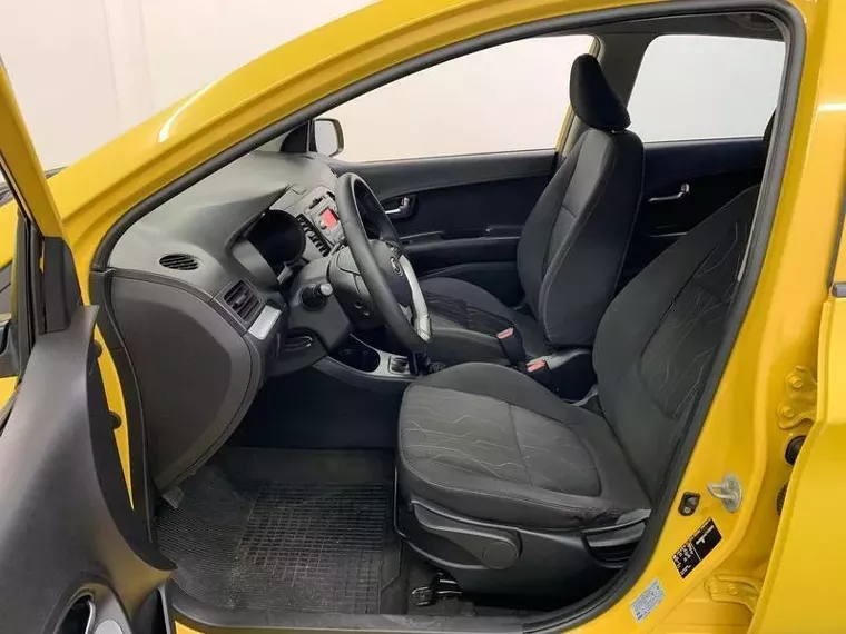 KIA Picanto Amarelo 9