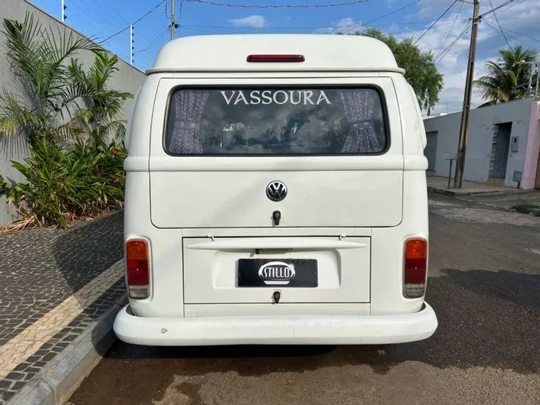 Volkswagen Kombi Branco 2