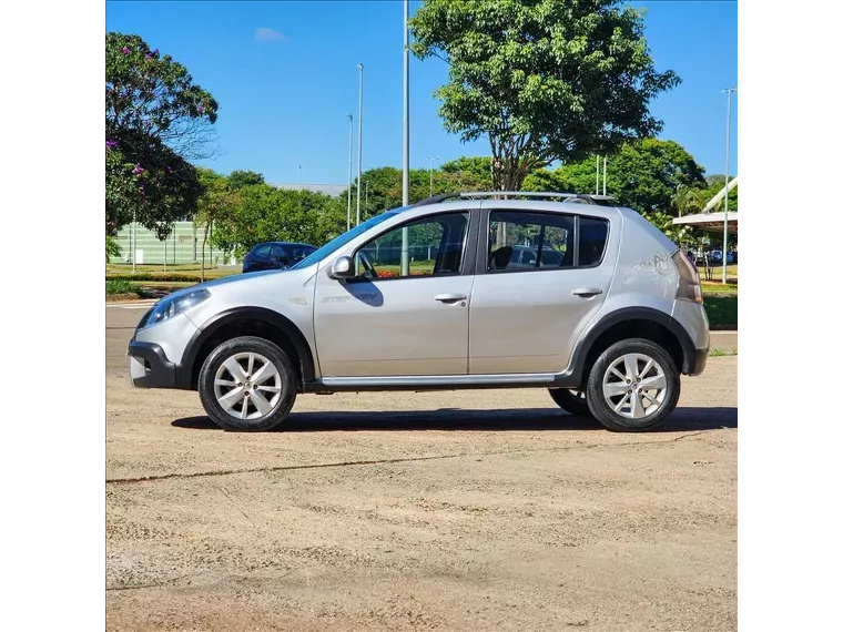 Renault Sandero Prata 14