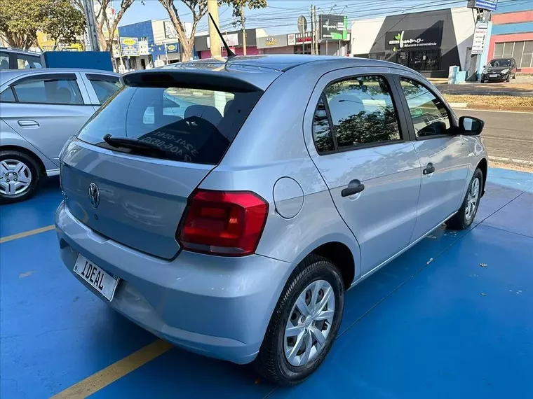 Volkswagen Gol Prata 2