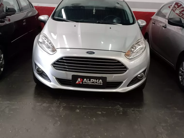 Ford Fiesta Preto 17