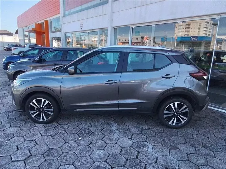 Nissan Kicks Cinza 7