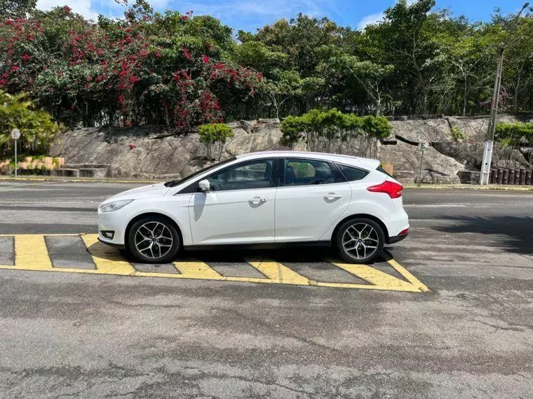 Ford Focus Branco 4