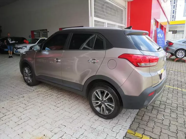 Hyundai Creta Prata 14