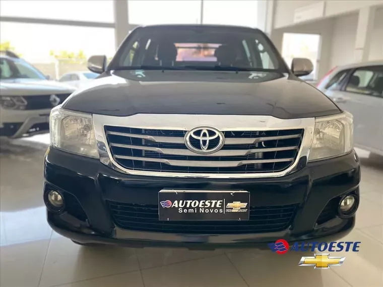 Toyota Hilux Preto 4