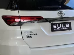 Toyota Hilux SW4
