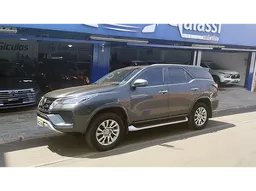 Toyota Hilux SW4