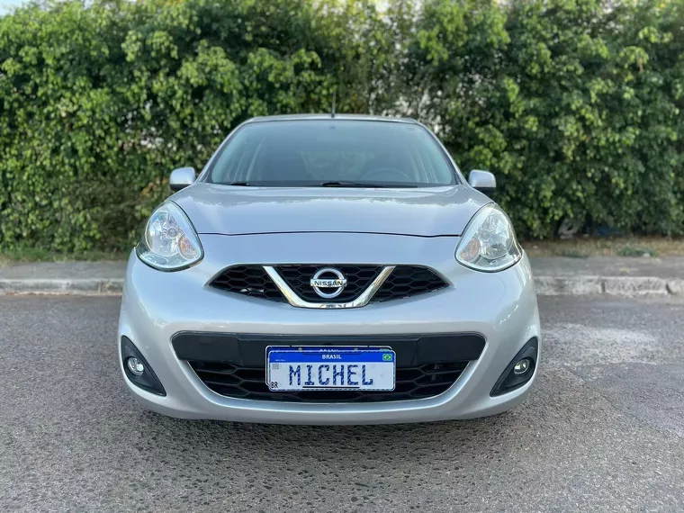 Nissan March Prata 7