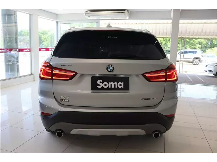 BMW X1 Prata 7