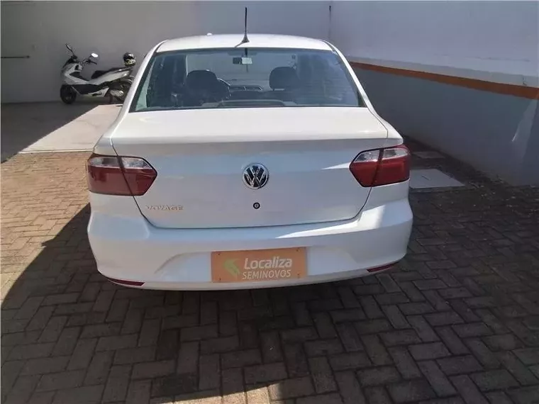 Volkswagen Voyage Branco 4