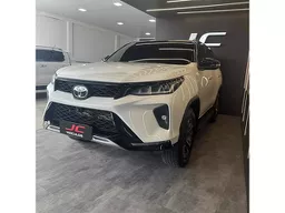 Toyota Hilux SW4