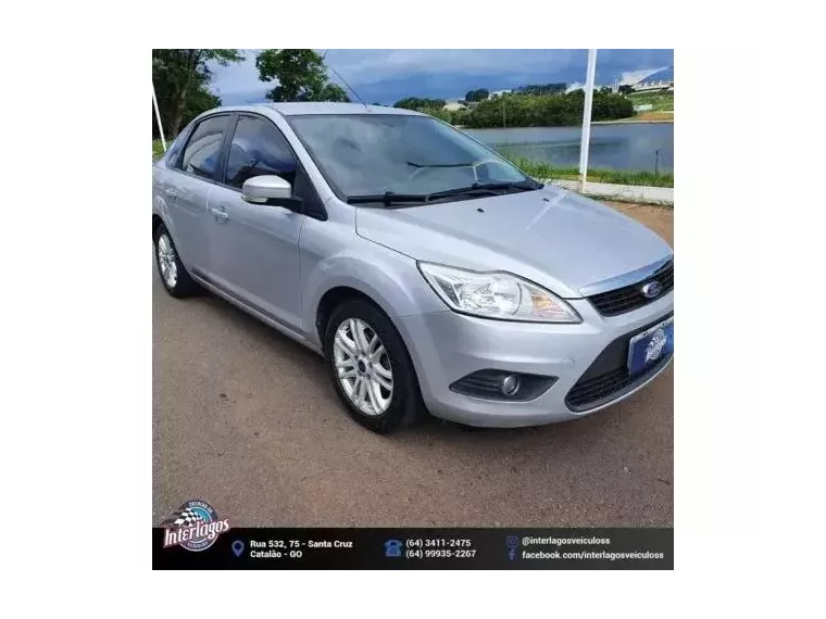 Ford Focus Prata 4