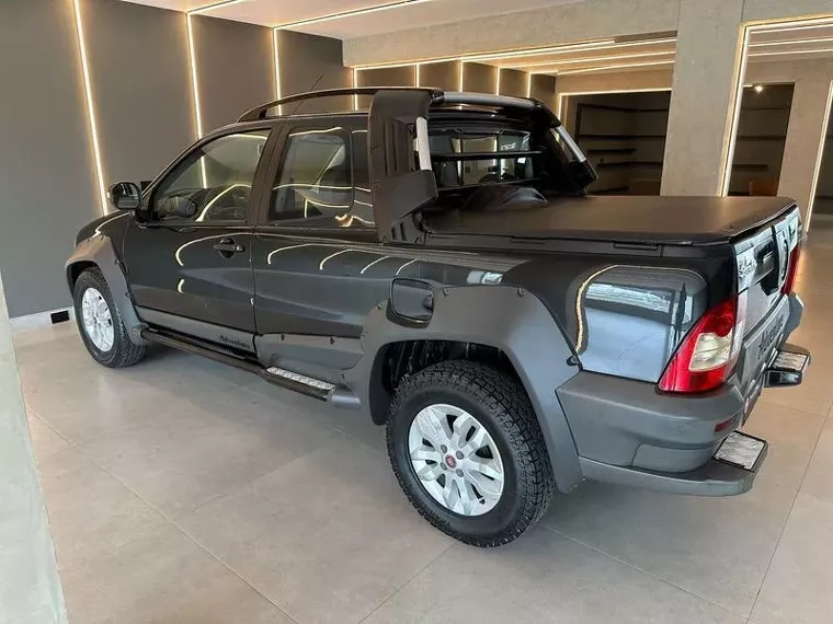 Fiat Strada Preto 17