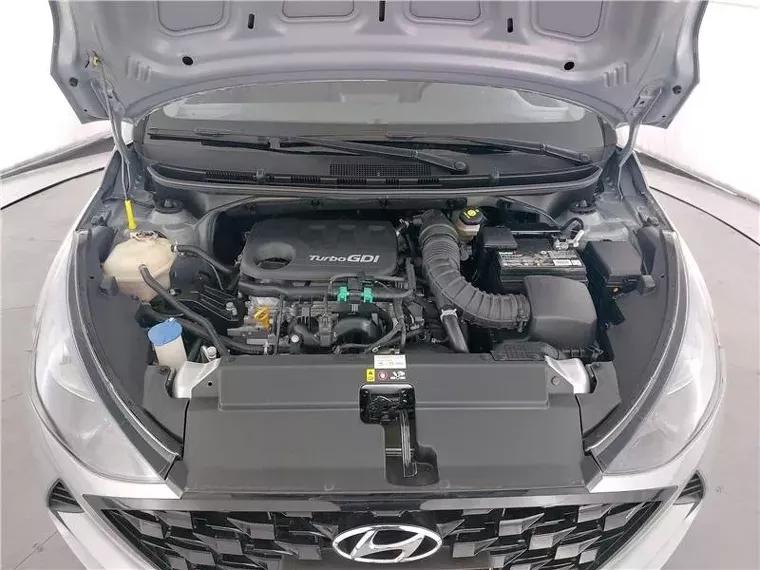 Hyundai HB20 Prata 4