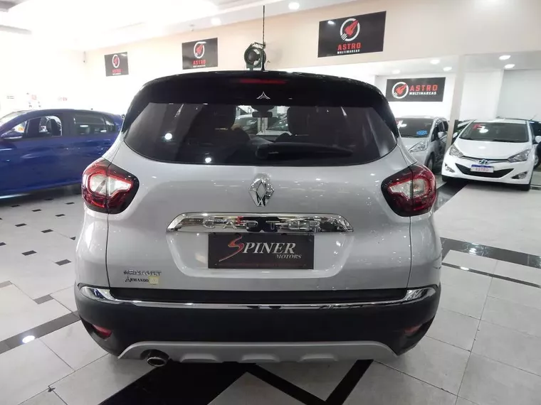 Renault Captur Prata 11