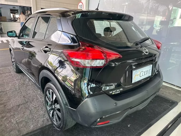 Nissan Kicks Preto 9