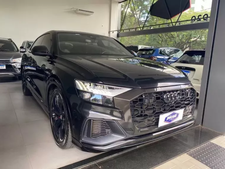 Audi Q8 Preto 9