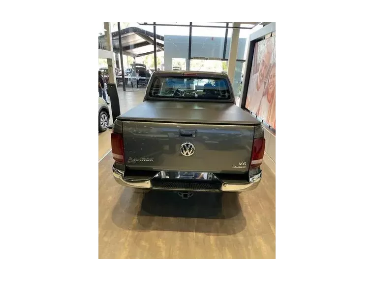 Volkswagen Amarok Prata 3