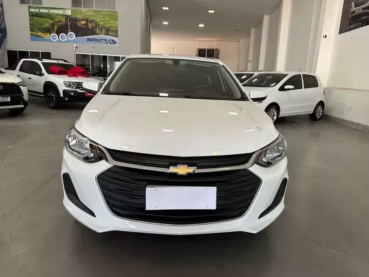 Chevrolet Onix Branco 2