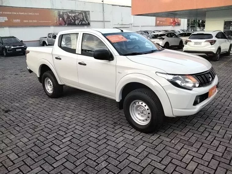 Mitsubishi L200 Triton Branco 6