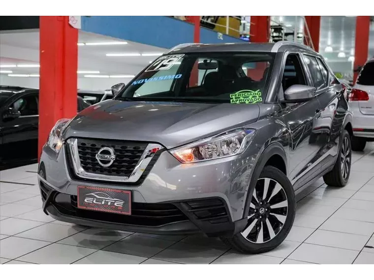 Nissan Kicks Cinza 1