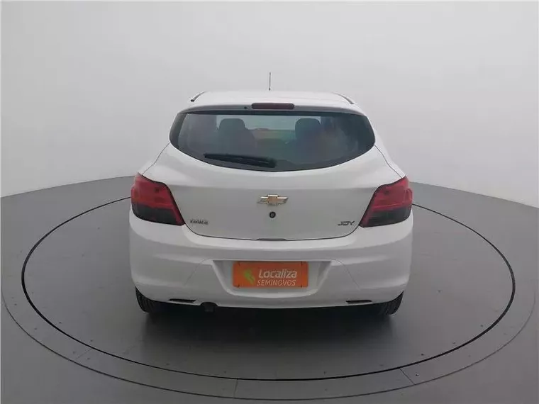 Chevrolet Onix Branco 7