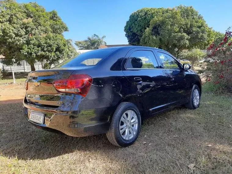 Chevrolet Cobalt Preto 4