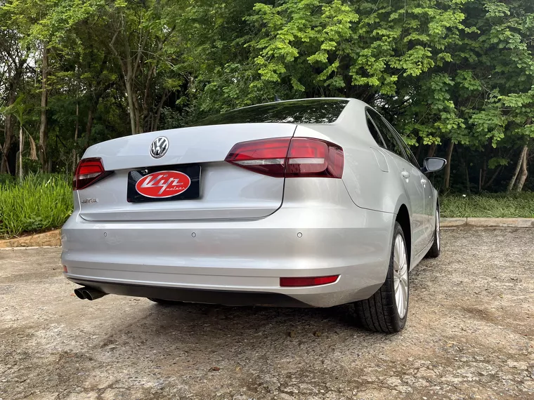 Volkswagen Jetta Prata 12