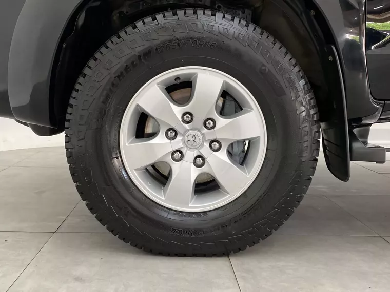 Toyota Hilux Preto 6