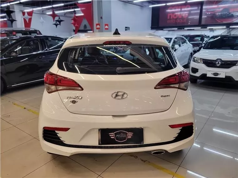 Hyundai HB20 Branco 17