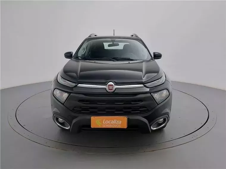 Fiat Toro Preto 8