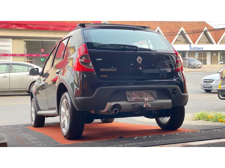 Renault Sandero Preto 2