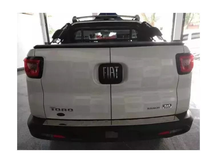 Fiat Toro Branco 1