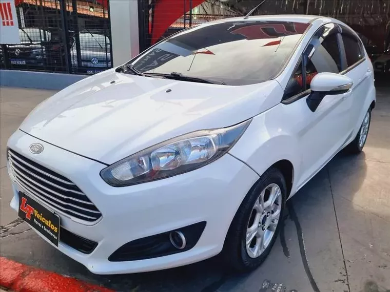 Ford Fiesta Branco 9