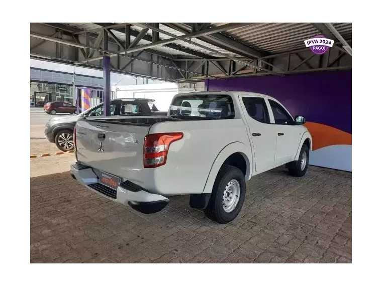 Mitsubishi L200 Branco 5