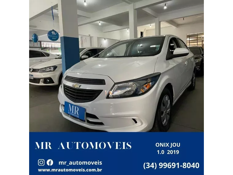 Chevrolet Onix Branco 1