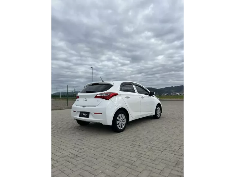 Hyundai HB20 Branco 4