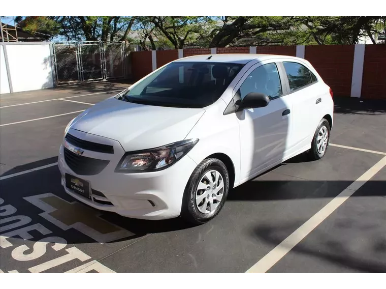 Chevrolet Onix Branco 1