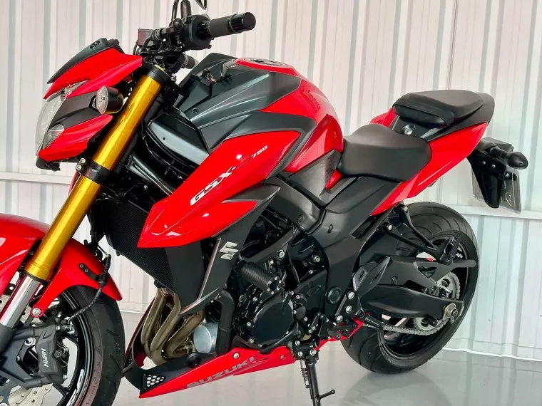 Suzuki GSX-S Vermelho 6