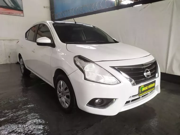 Nissan Versa Branco 1