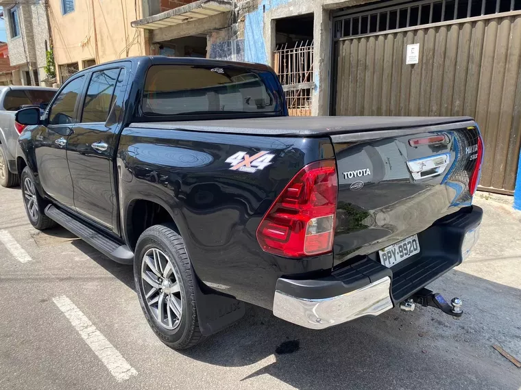 Toyota Hilux Preto 2