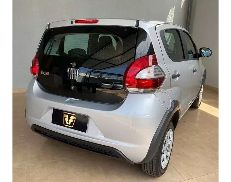 Fiat Mobi Prata 3