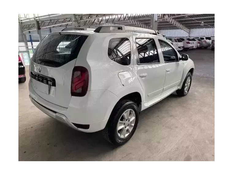 Renault Duster Branco 4