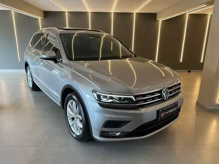 Volkswagen Tiguan Prata 5