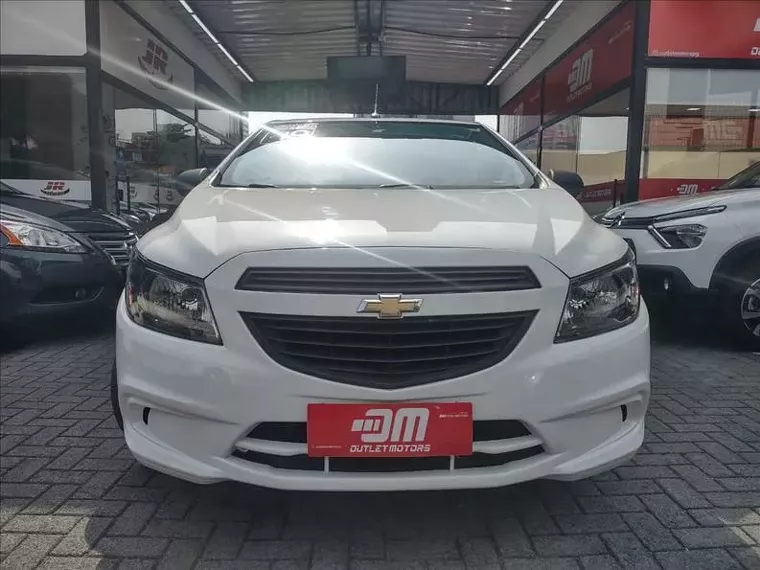 Chevrolet Onix Branco 7